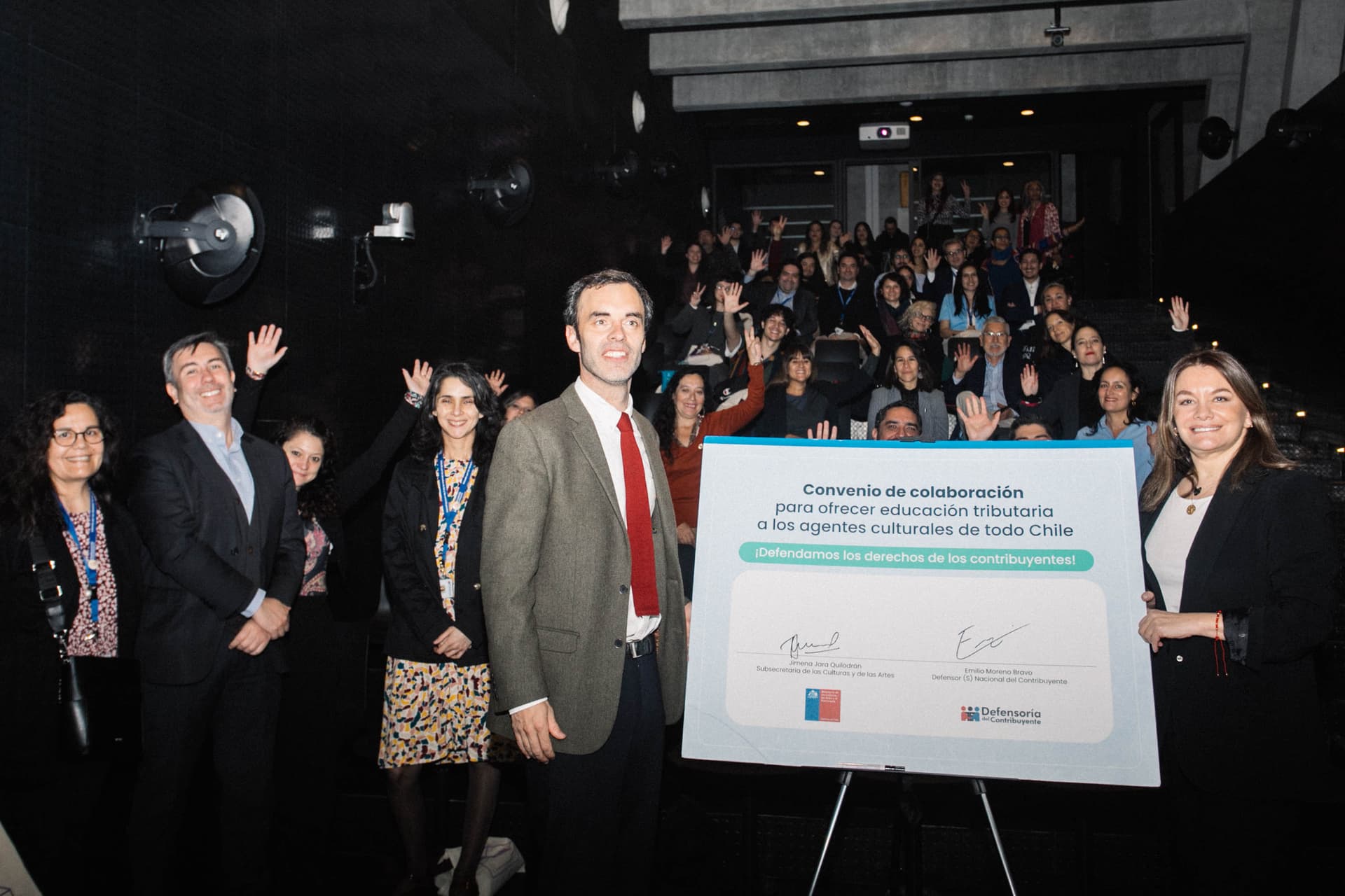 Ministerio de las Culturas y DEDECON firman convenio de educación tributaria